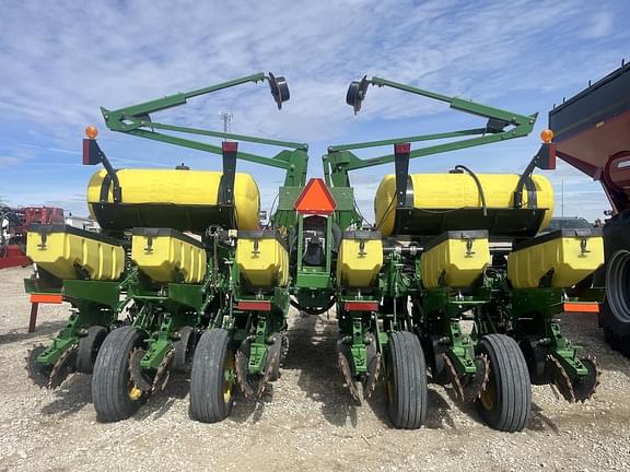 Image of John Deere 1760 equipment image 4