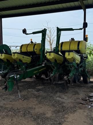 Image of John Deere 1765 equipment image 2