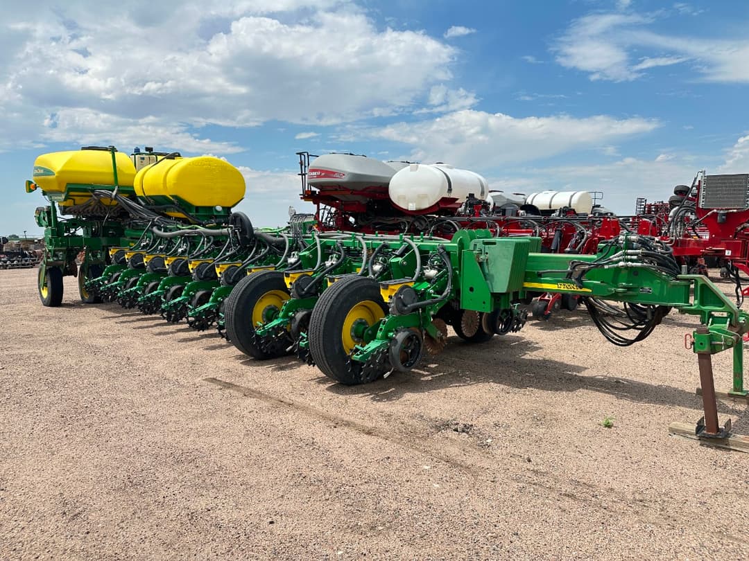 Image of John Deere 1770 Image 0
