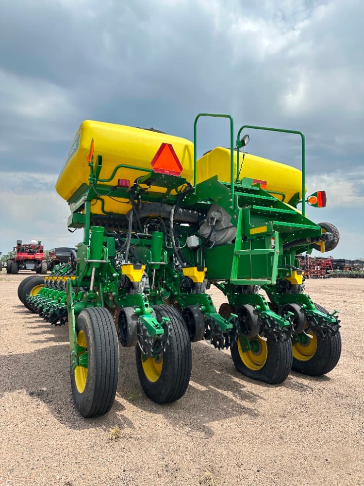 Image of John Deere 1770 Image 1