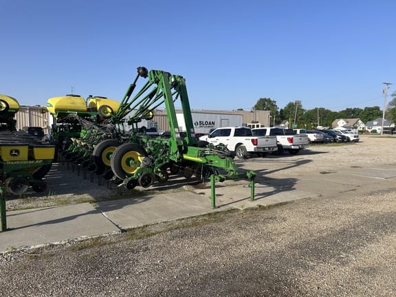 2014 John Deere 1770 Equipment Image0