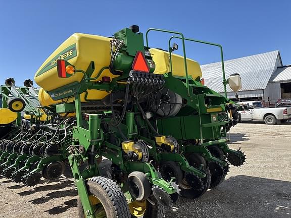 Image of John Deere 1770 equipment image 2