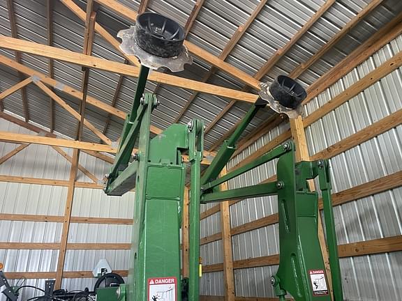 Image of John Deere 1770 equipment image 4