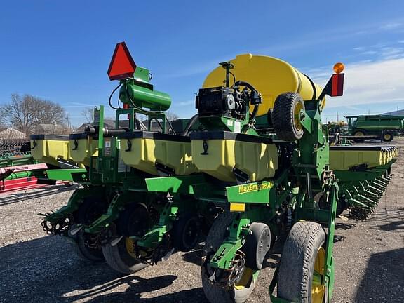 Image of John Deere 1770 equipment image 3