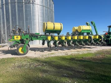 Main image John Deere 1770