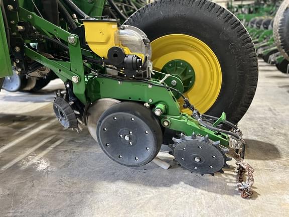 Image of John Deere 1770 equipment image 3