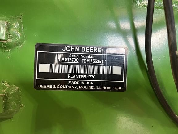Image of John Deere 1770 equipment image 1