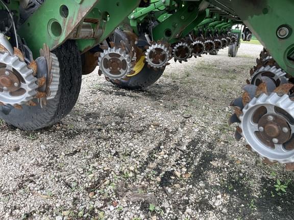 Image of John Deere 1770 equipment image 3