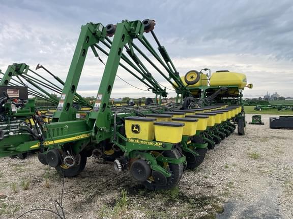 Image of John Deere 1770 Primary image