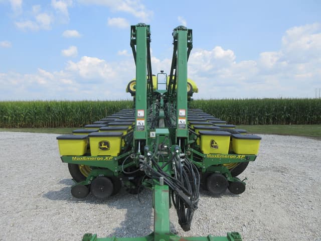 Image of John Deere 1770 equipment image 4