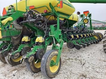 Main image John Deere 1770
