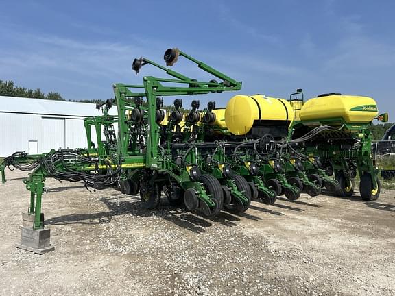 Image of John Deere 1770 Primary image
