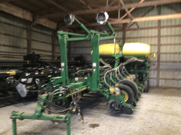 Main image John Deere 1770