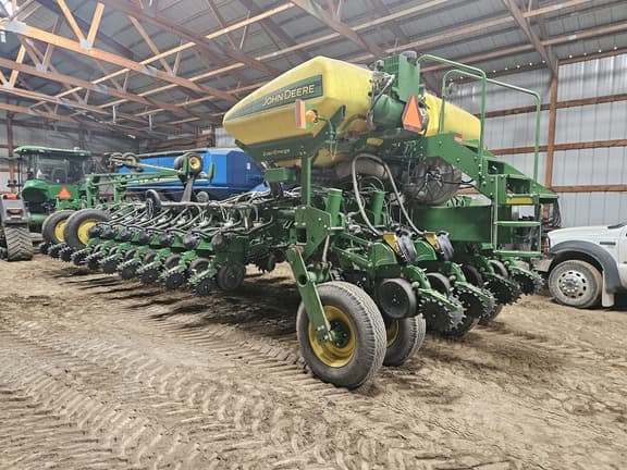 Image of John Deere 1770 Primary image
