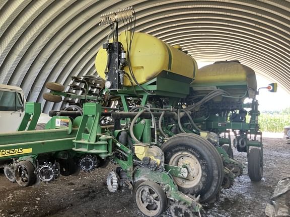 2014 John Deere 1770 Equipment Image0