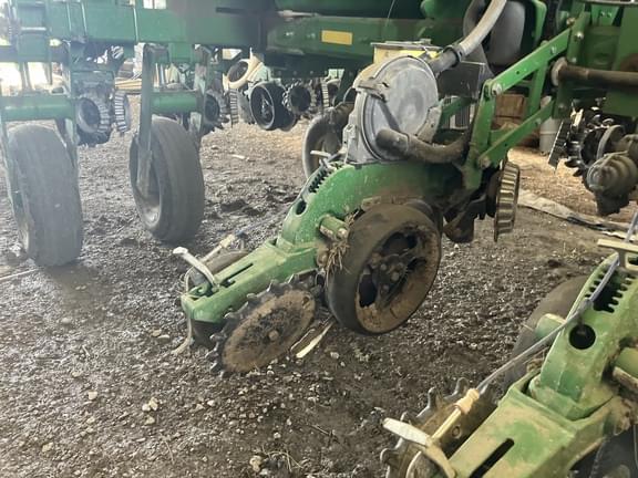Image of John Deere 1770 equipment image 2