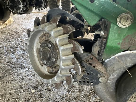Image of John Deere 1770 equipment image 4