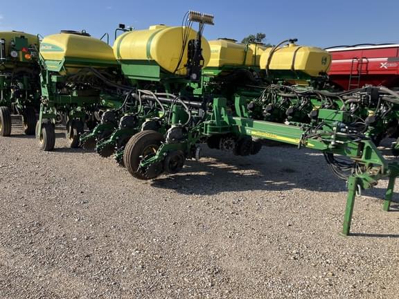 Image of John Deere 1770 Primary image