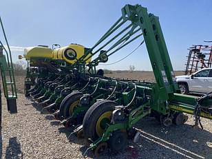 Main image John Deere 1770 3