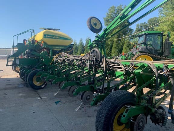 Image of John Deere 1770 Primary image