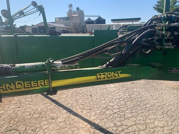 Image of John Deere 1770 equipment image 1