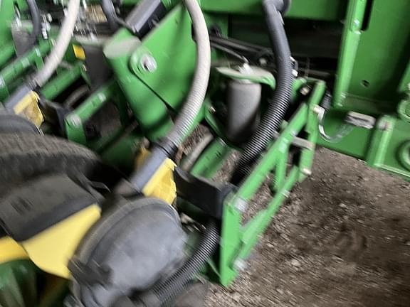 Image of John Deere 1770 equipment image 4