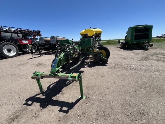 Image of John Deere 1770 equipment image 1