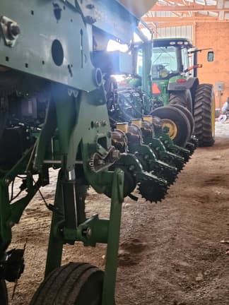 Image of John Deere 1770 equipment image 2