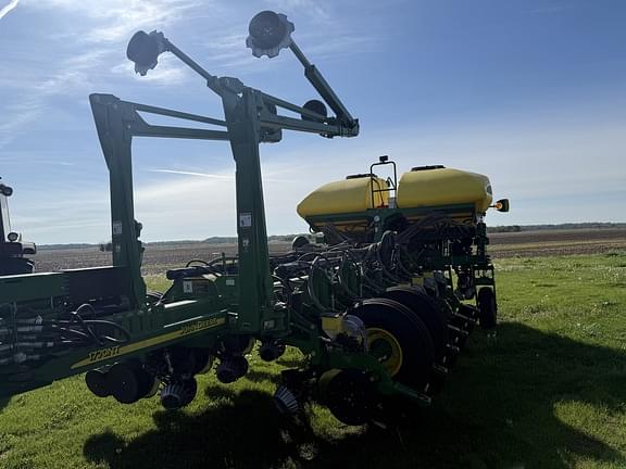 Image of John Deere 1770 Primary image