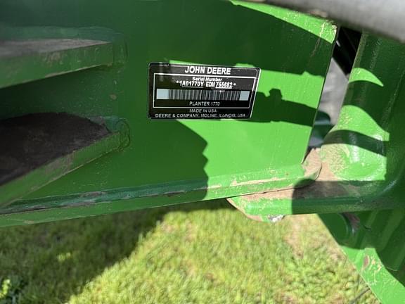 Image of John Deere 1770 equipment image 1