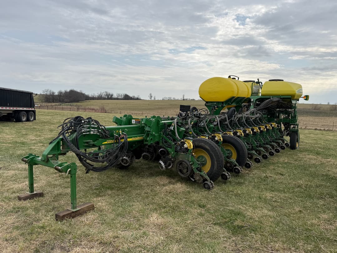 Image of John Deere 1770 Primary image