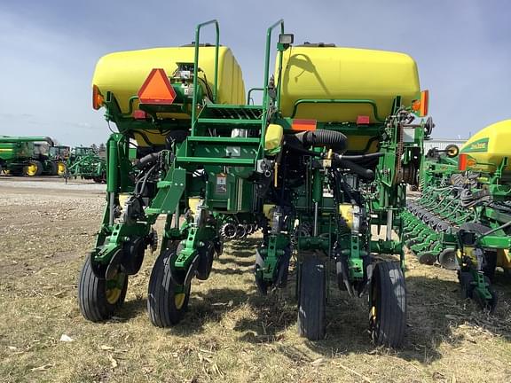 Image of John Deere 1770 equipment image 3
