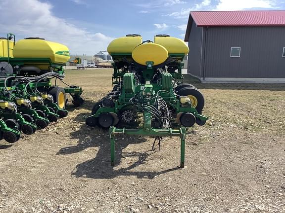 Image of John Deere 1770 equipment image 4
