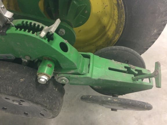 Image of John Deere 1770 equipment image 2