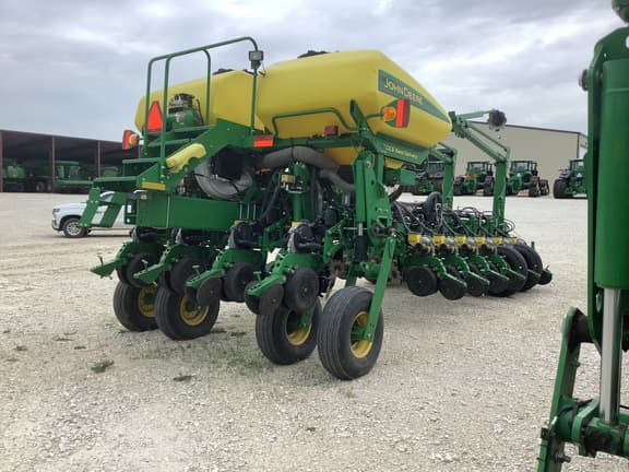 Image of John Deere 1770 equipment image 4