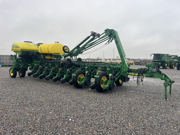 2014 John Deere 1770 Equipment Image0