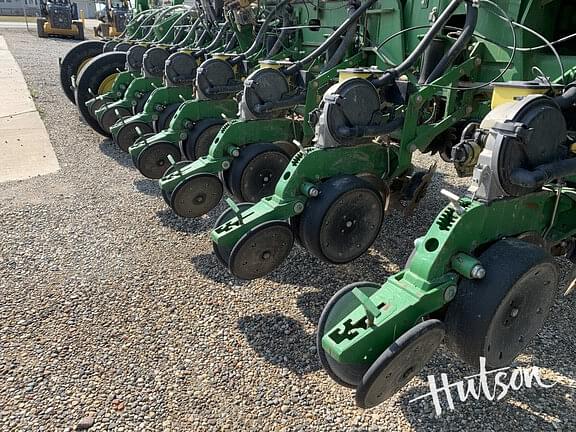 Image of John Deere 1770 equipment image 3