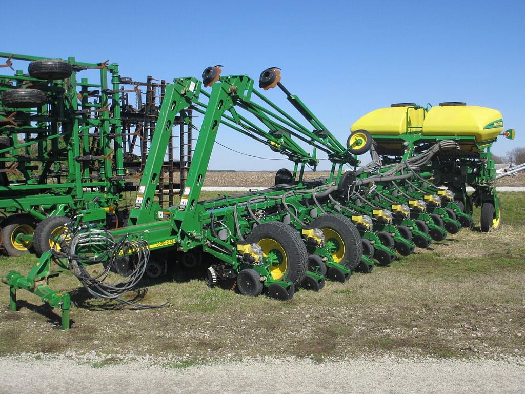 Image of John Deere 1770 Primary image