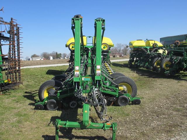 Image of John Deere 1770 equipment image 3