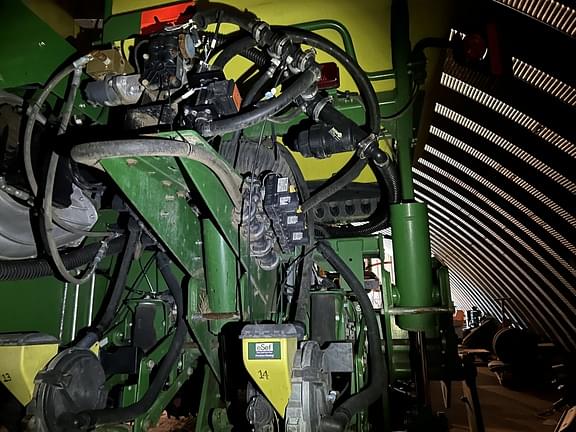 Image of John Deere 1770 equipment image 3