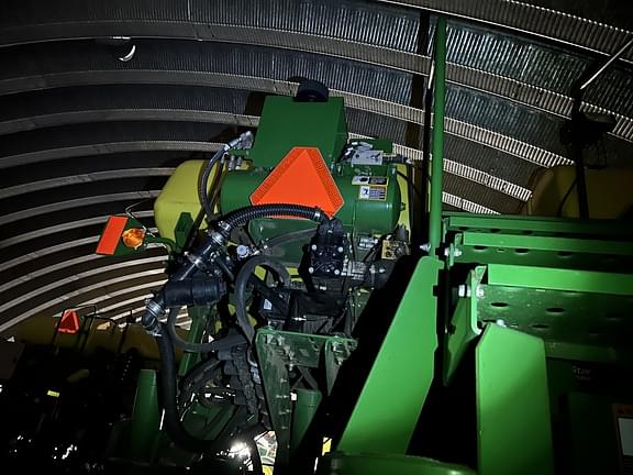 Image of John Deere 1770 equipment image 4