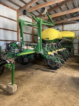 Main image John Deere 1770