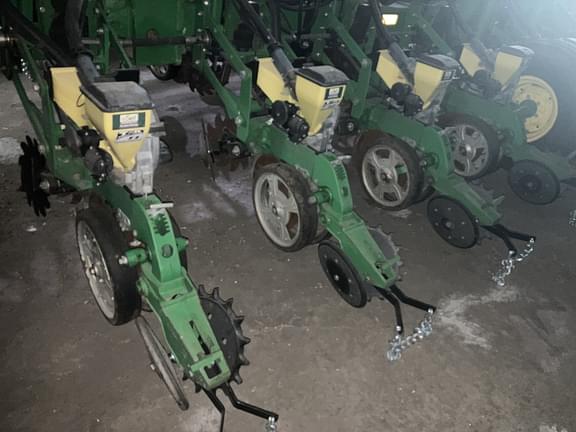 Image of John Deere 1770 equipment image 1