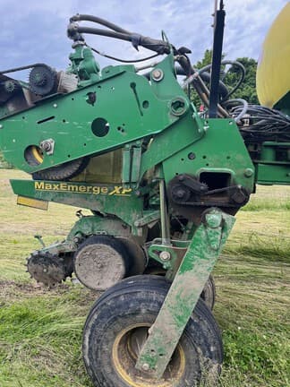 Image of John Deere 1770 equipment image 3