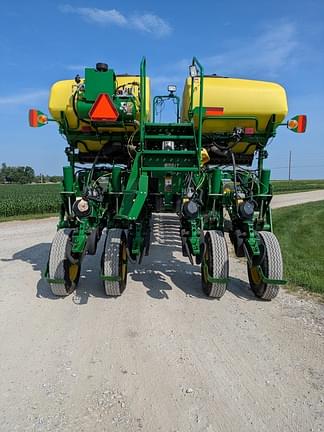 Image of John Deere 1770 equipment image 2