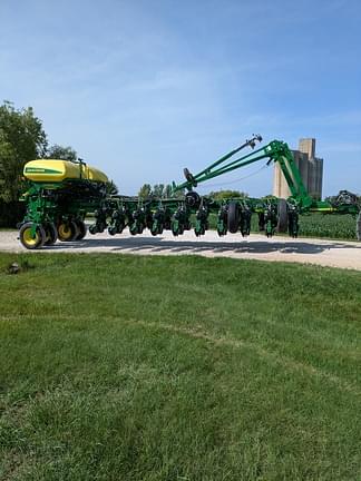 Image of John Deere 1770 Primary image