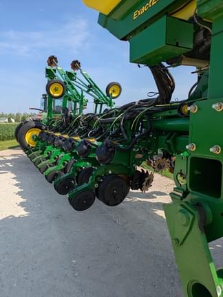 Image of John Deere 1770 equipment image 3