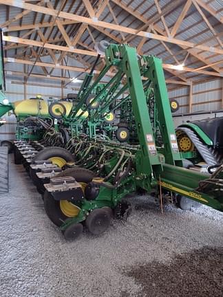 2014 John Deere 1770 Equipment Image0