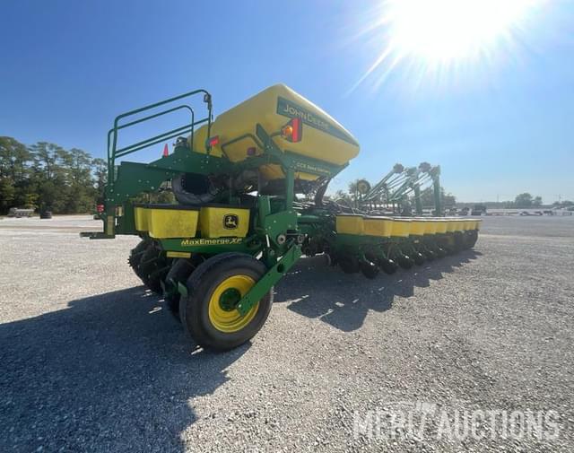 Image of John Deere 1770 equipment image 4