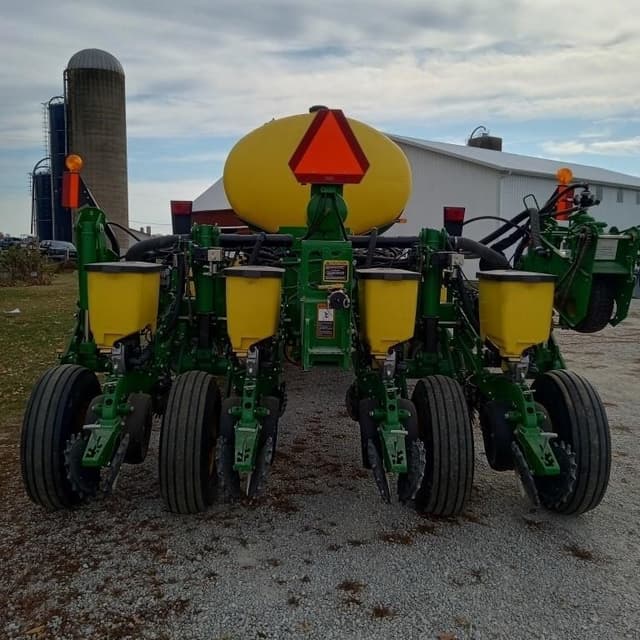 Image of John Deere 1775 equipment image 2